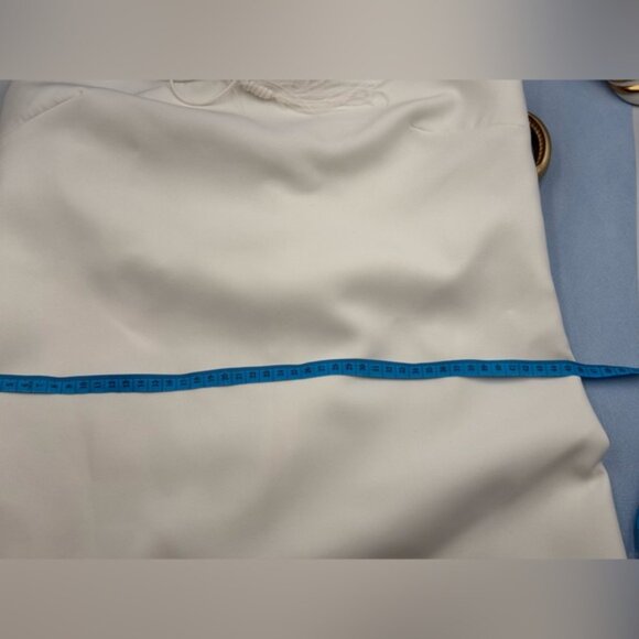 🆕 ALEXIS 🧿 NWOT Izzie Feather Trimmed Maxi Dress, White, Sz M - Picture 16 of 16